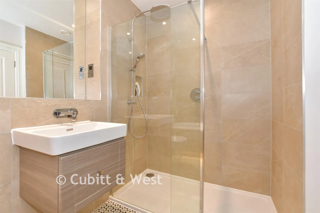 Lorimer Avenue, Cranleigh, GU6, photo 10