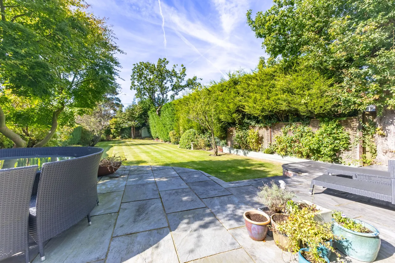 Hale Barns, Altrincham, photo 16
