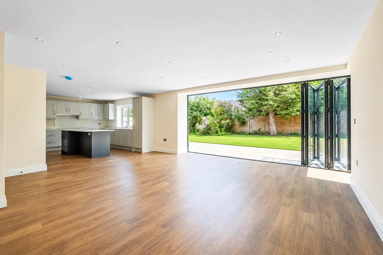 Harriotts Lane, Ashtead, KT21, photo 2
