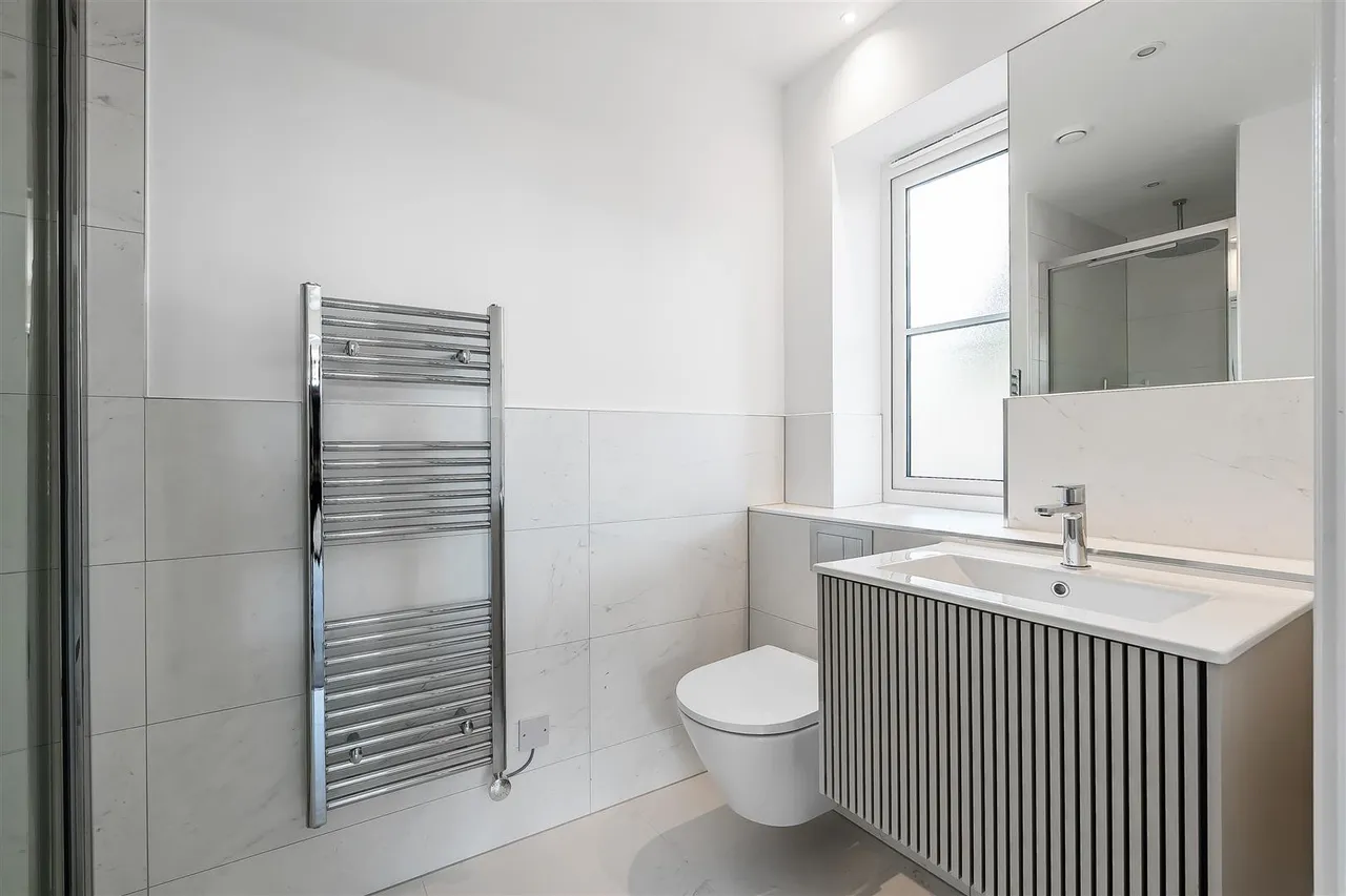 Harriotts Lane, Ashtead, KT21, photo 22