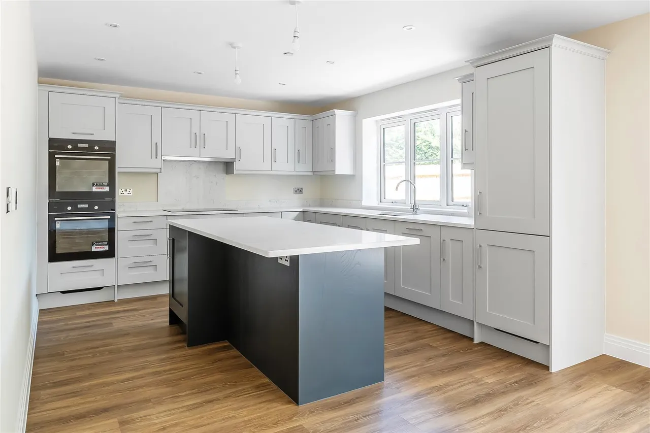 Harriotts Lane, Ashtead, KT21, photo 3