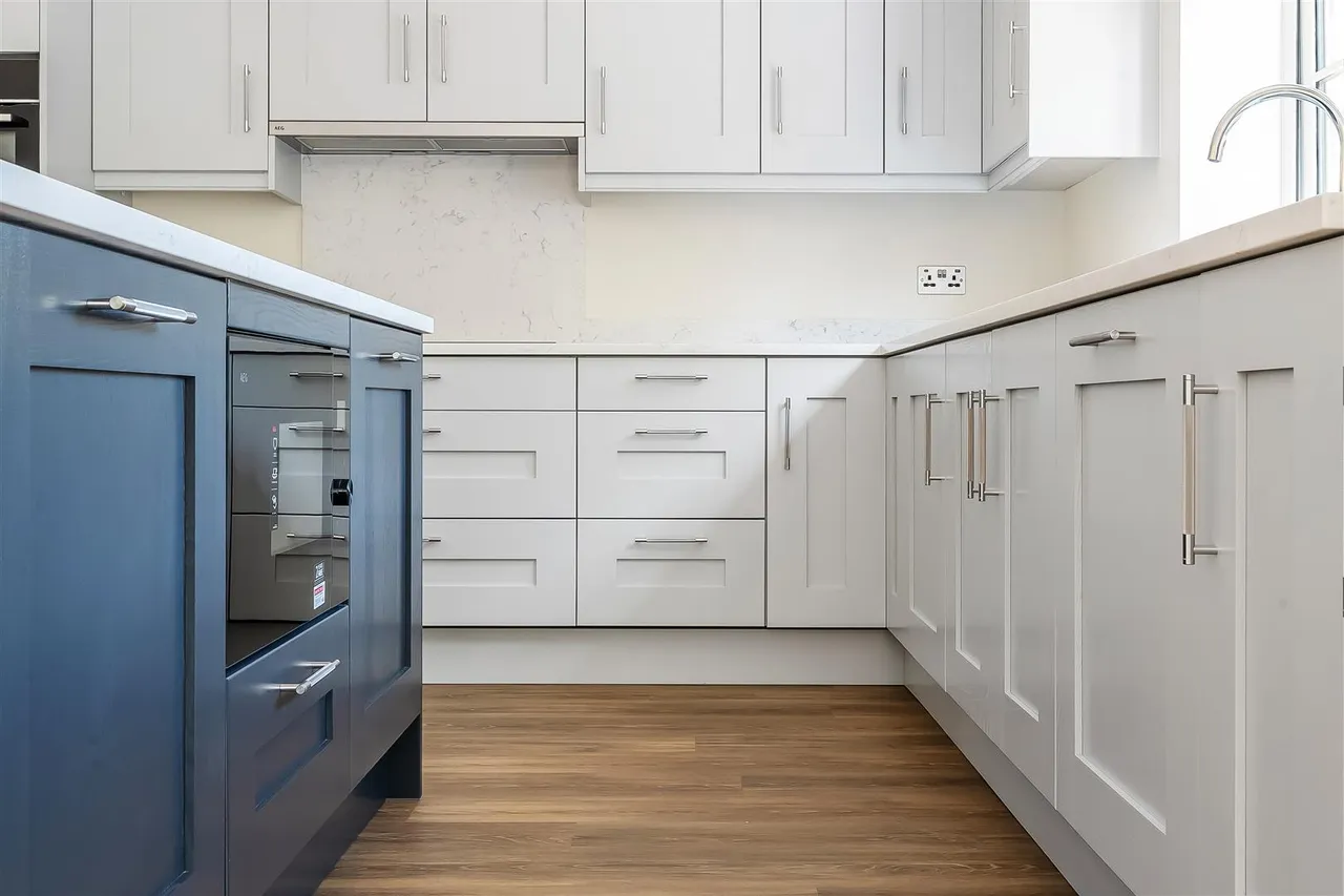 Harriotts Lane, Ashtead, KT21, photo 5