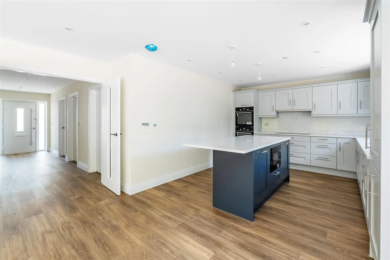 Harriotts Lane, Ashtead, KT21, photo 4
