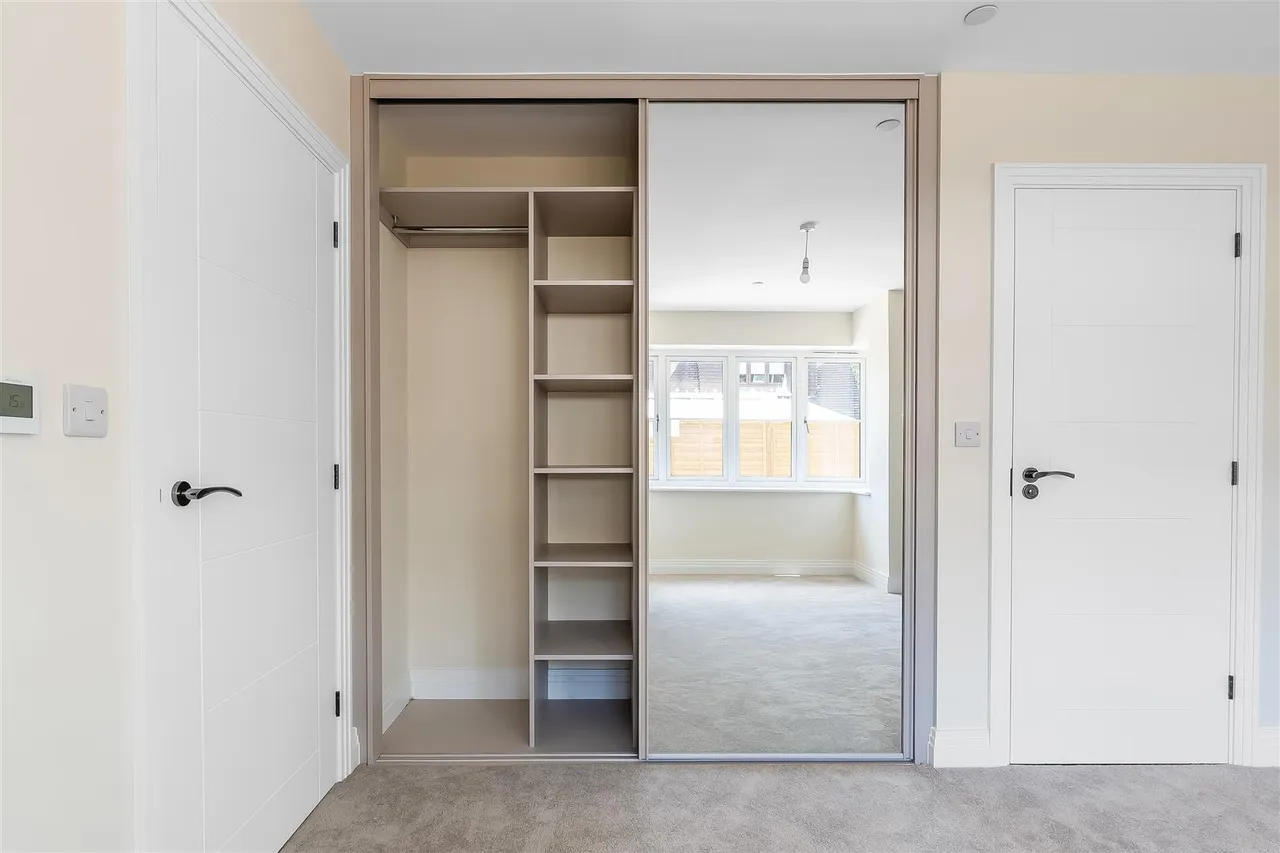 Harriotts Lane, Ashtead, KT21, photo 18