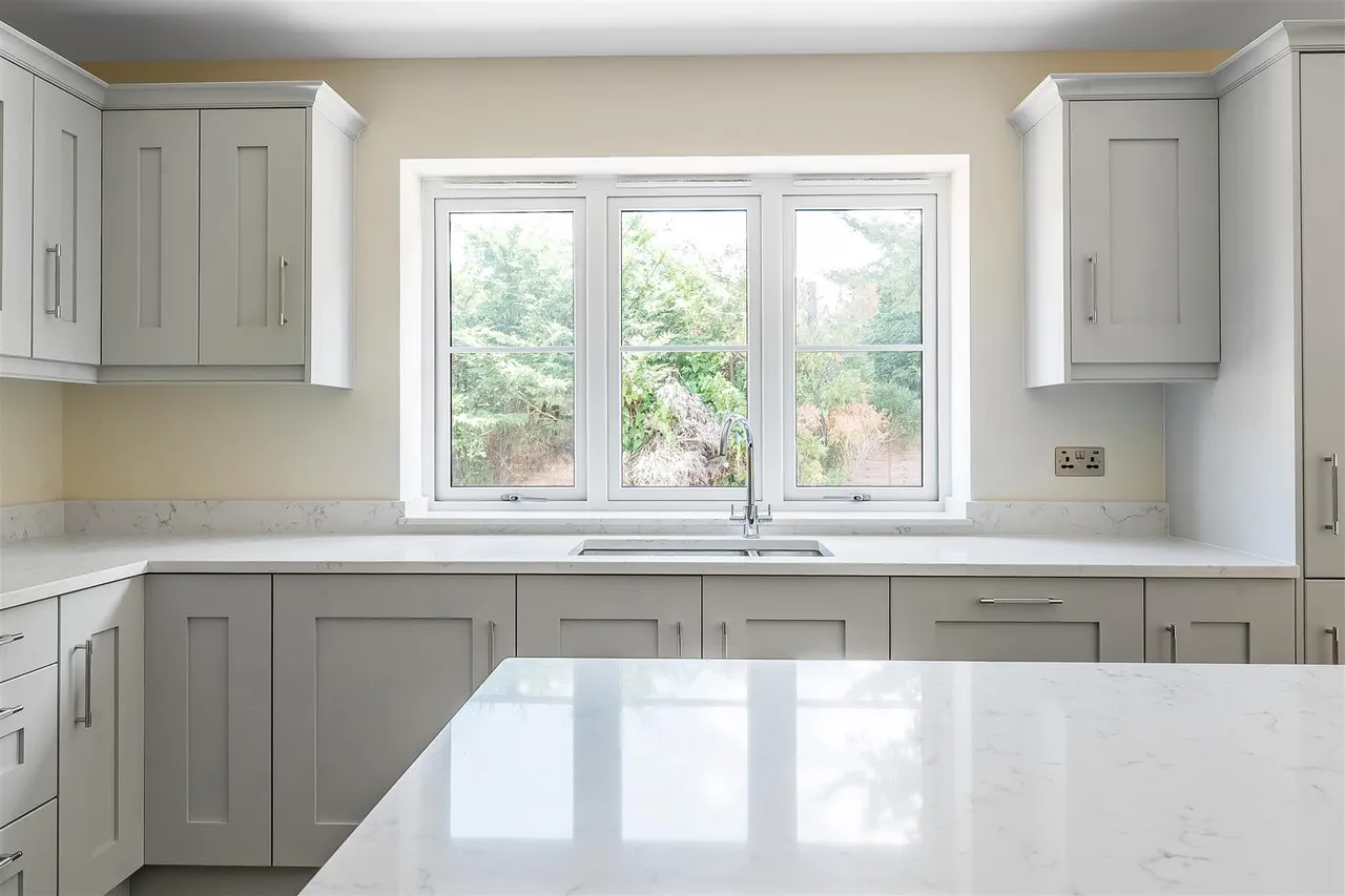 Harriotts Lane, Ashtead, KT21, photo 10