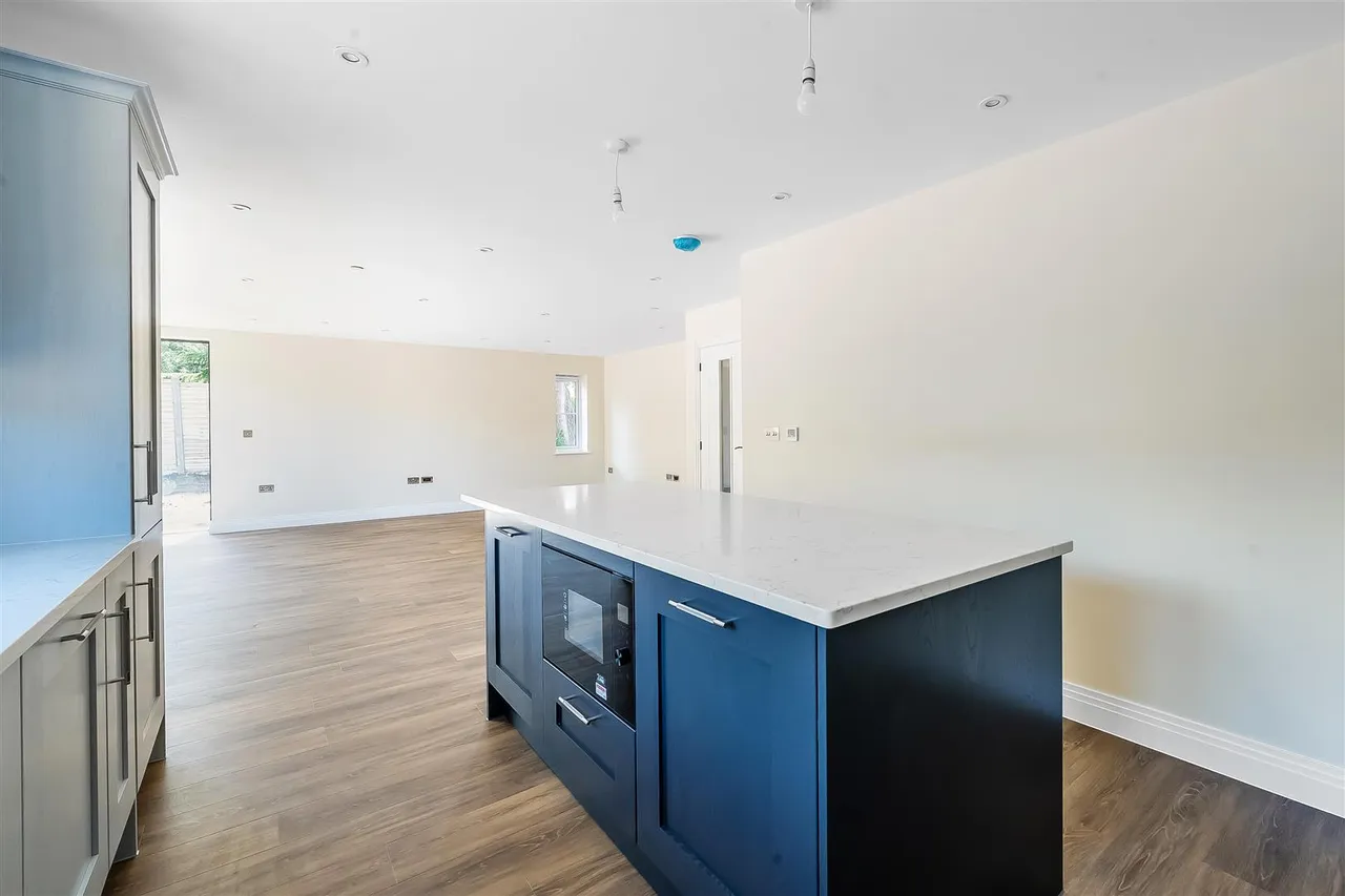 Harriotts Lane, Ashtead, KT21, photo 8