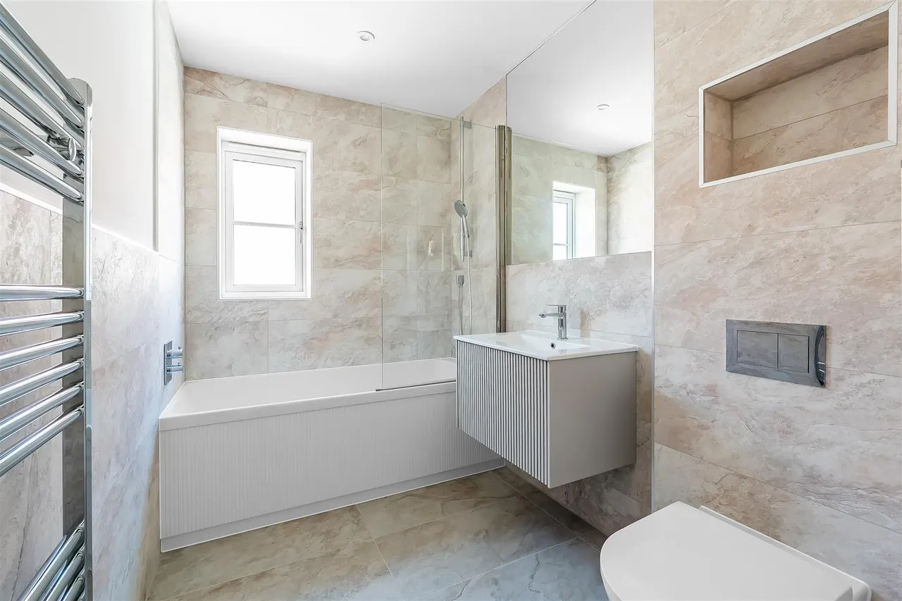 Harriotts Lane, Ashtead, KT21, photo 16