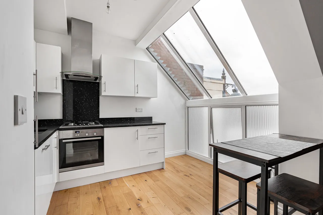 Guildford Street, Chertsey, KT16, photo 12