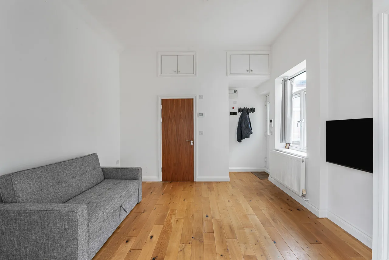 Guildford Street, Chertsey, KT16, photo 4