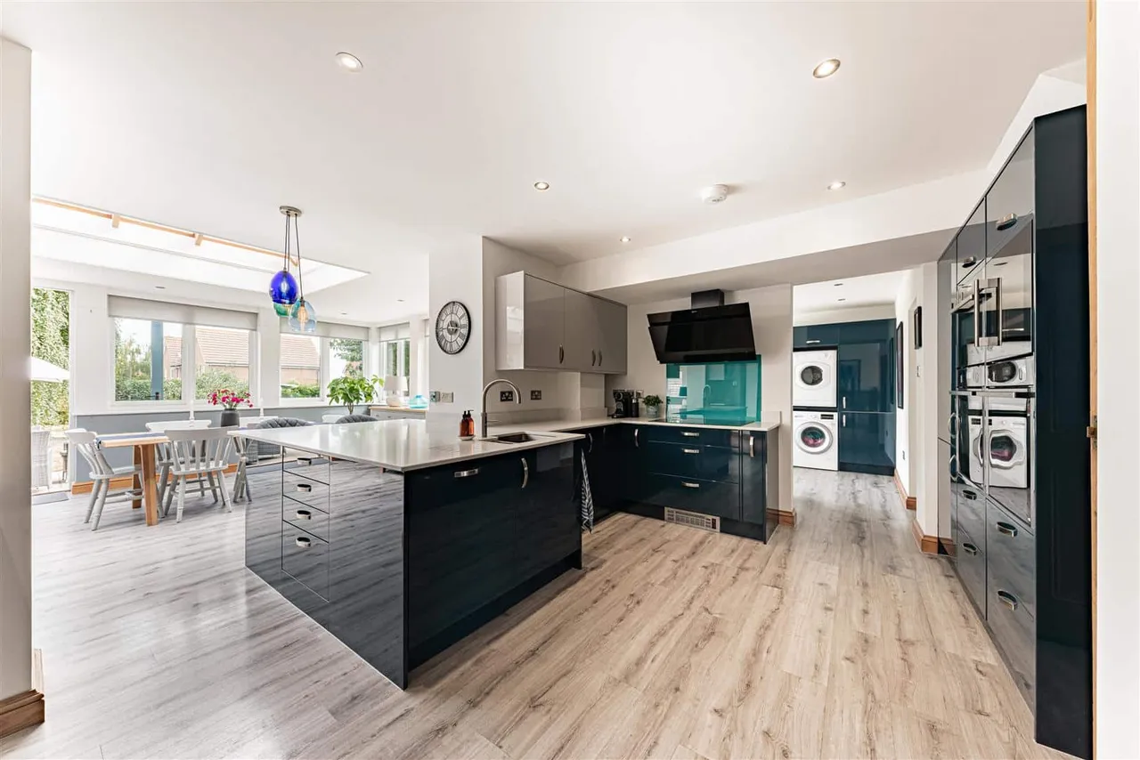 5 bed house for sale — New Street, Ash, Canterbury, CT3 2BN