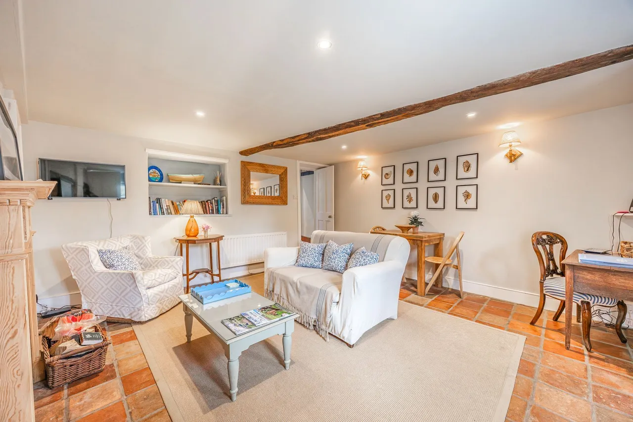 Beautifully Presented Period Cottage, photo 7