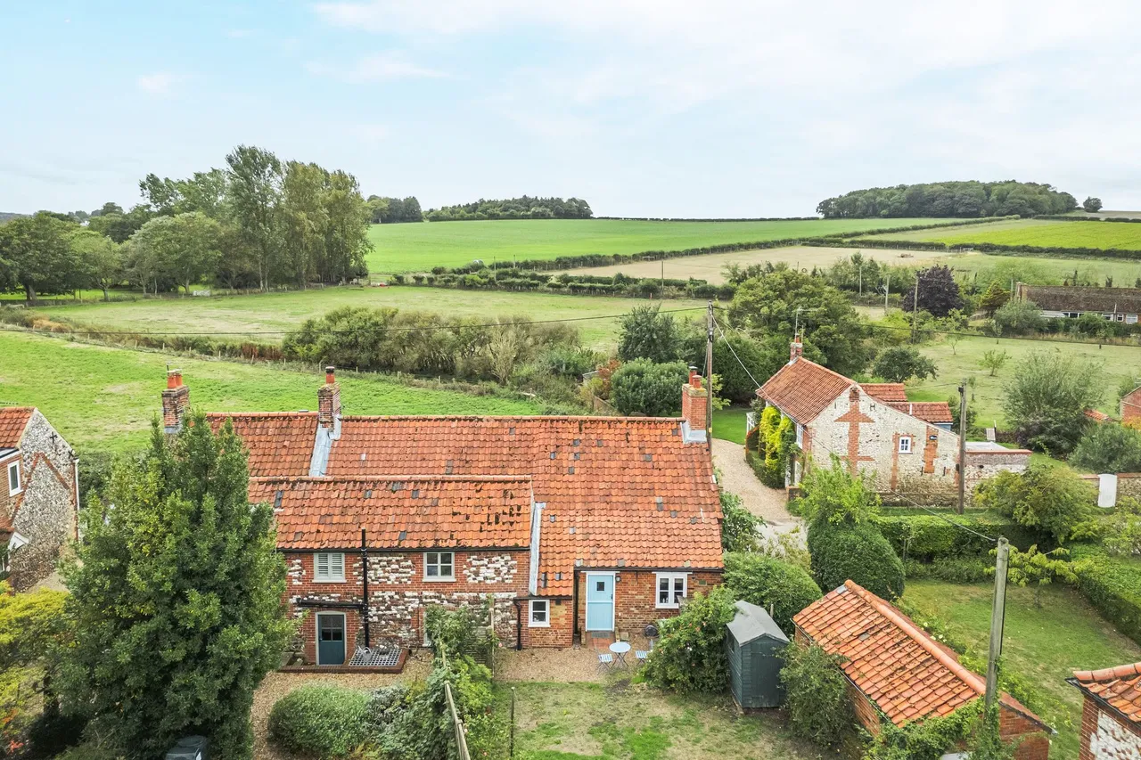 1 bed house for sale, Beautifully Presented Period Cottage