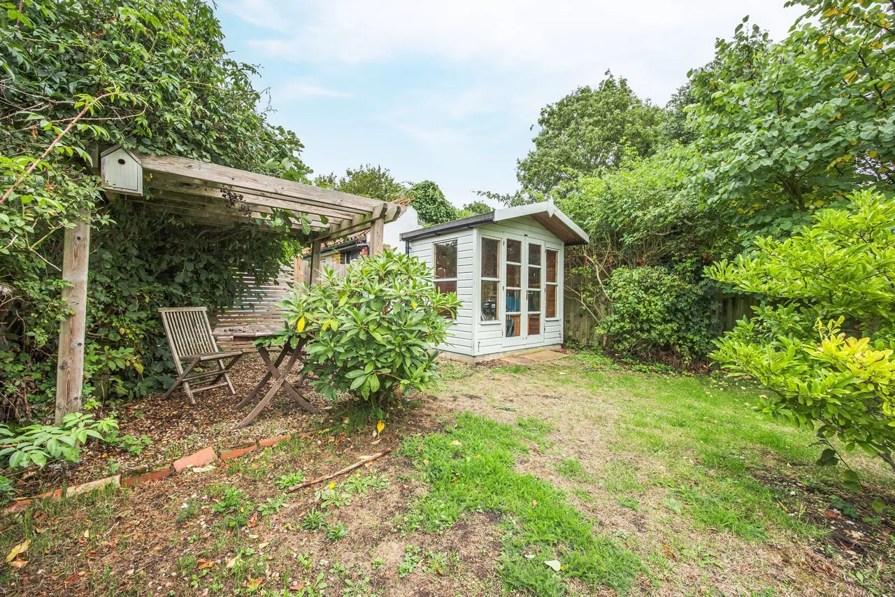 Beautifully Presented Period Cottage, photo 11