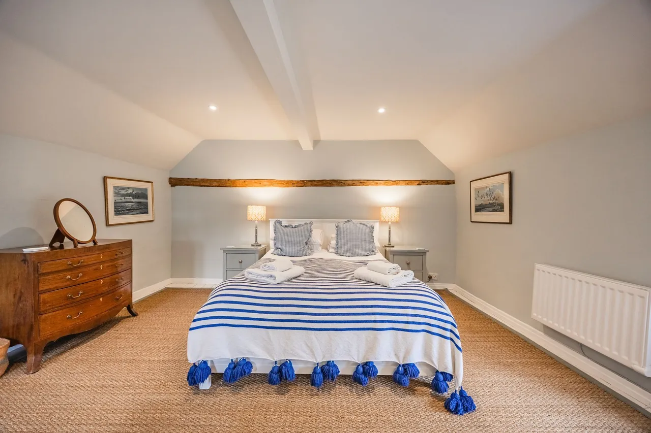 Beautifully Presented Period Cottage, photo 8