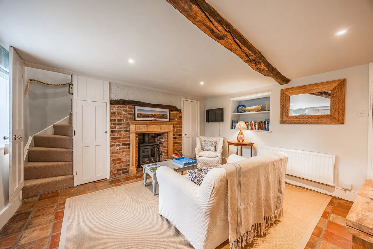 Beautifully Presented Period Cottage, photo 2