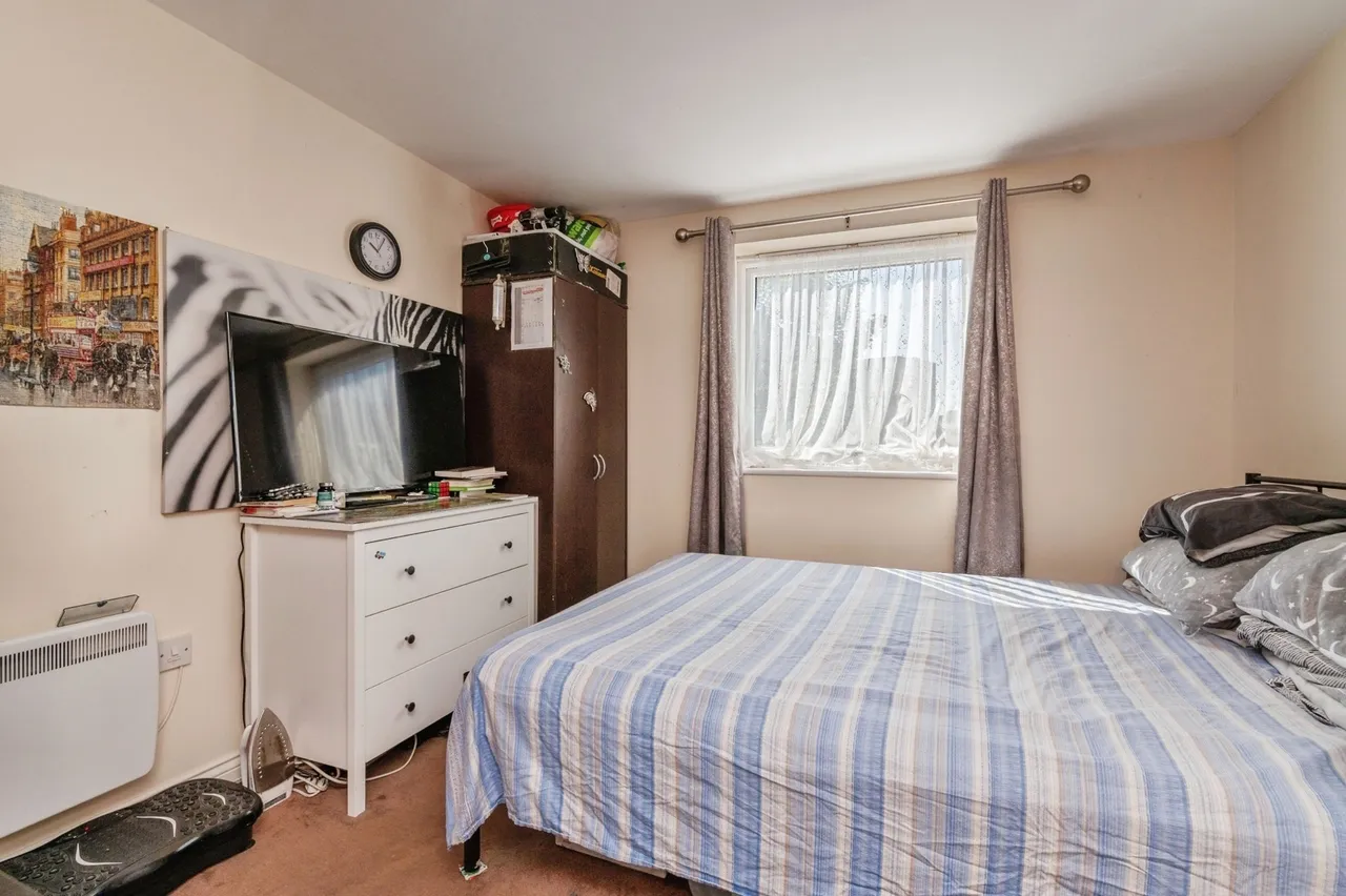Lansdowne Road, Tilbury, Essex, RM18, photo 10