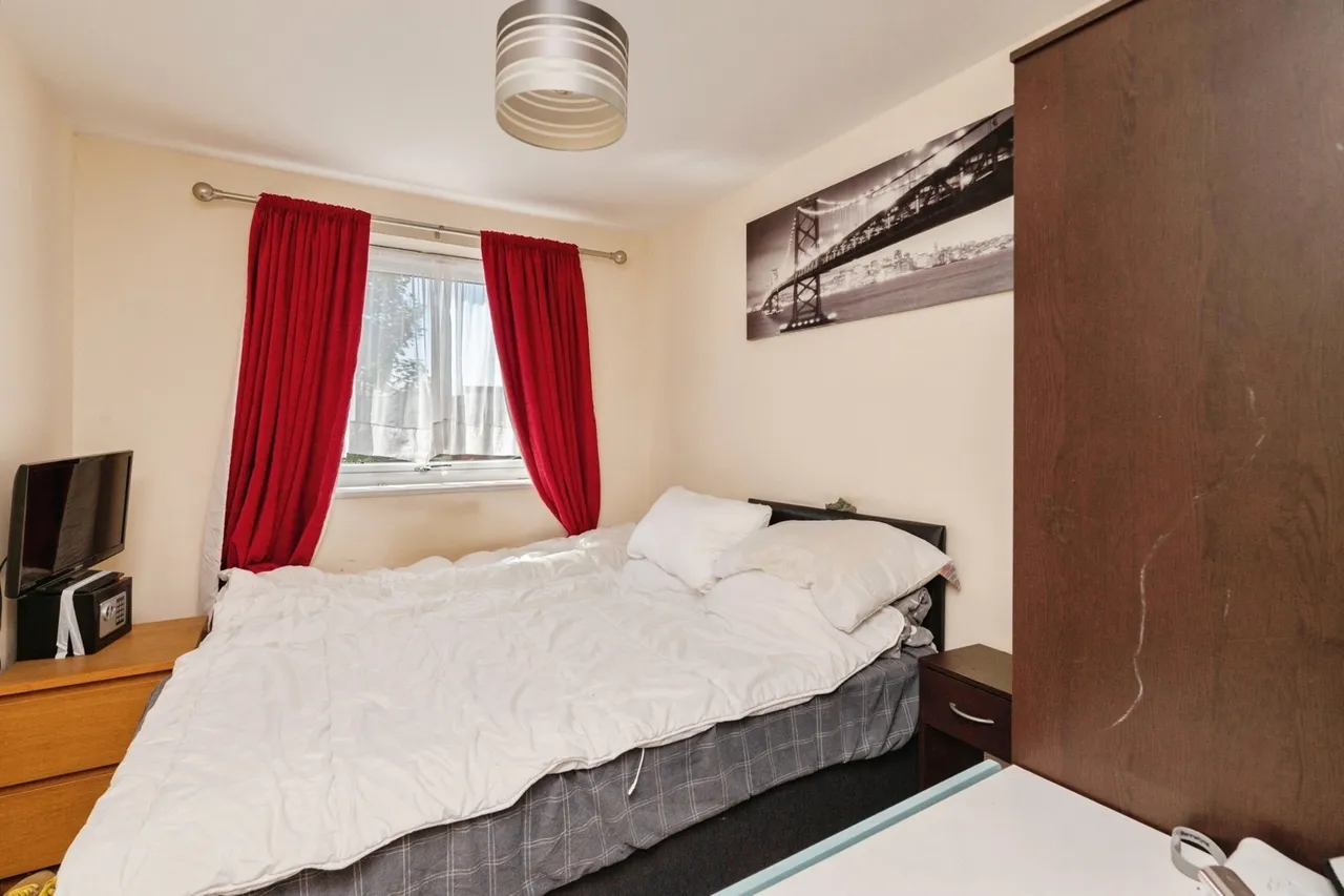 Lansdowne Road, Tilbury, Essex, RM18, photo 12