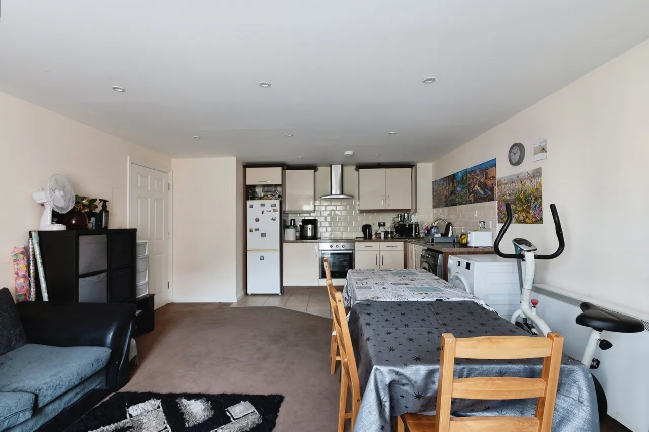 Lansdowne Road, Tilbury, Essex, RM18, photo 7