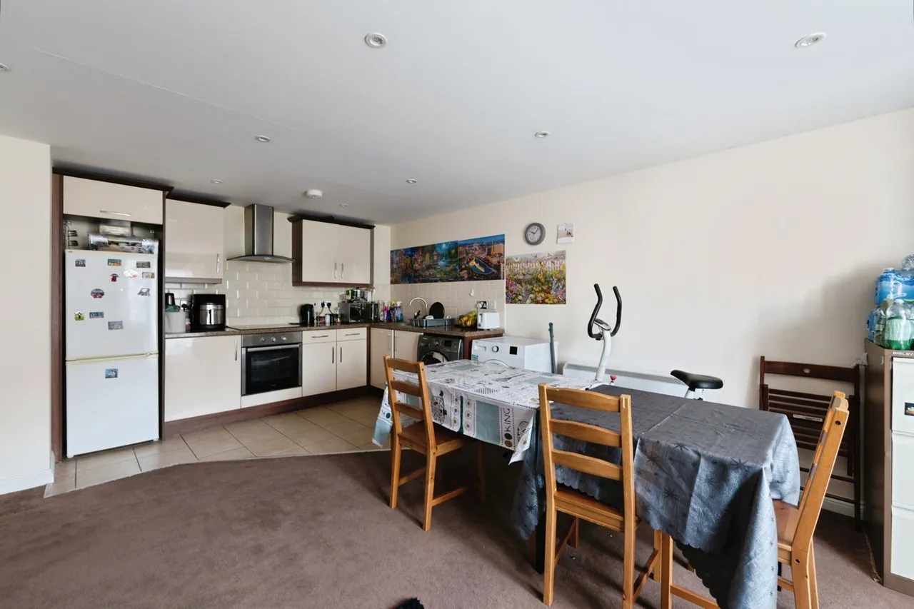 Lansdowne Road, Tilbury, Essex, RM18, photo 4