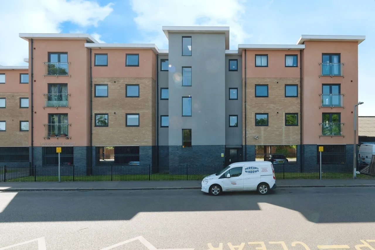 Lansdowne Road, Tilbury, Essex, RM18, photo 14