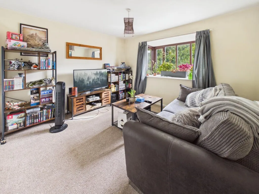 Hanstone Close, Cirencester, photo 2