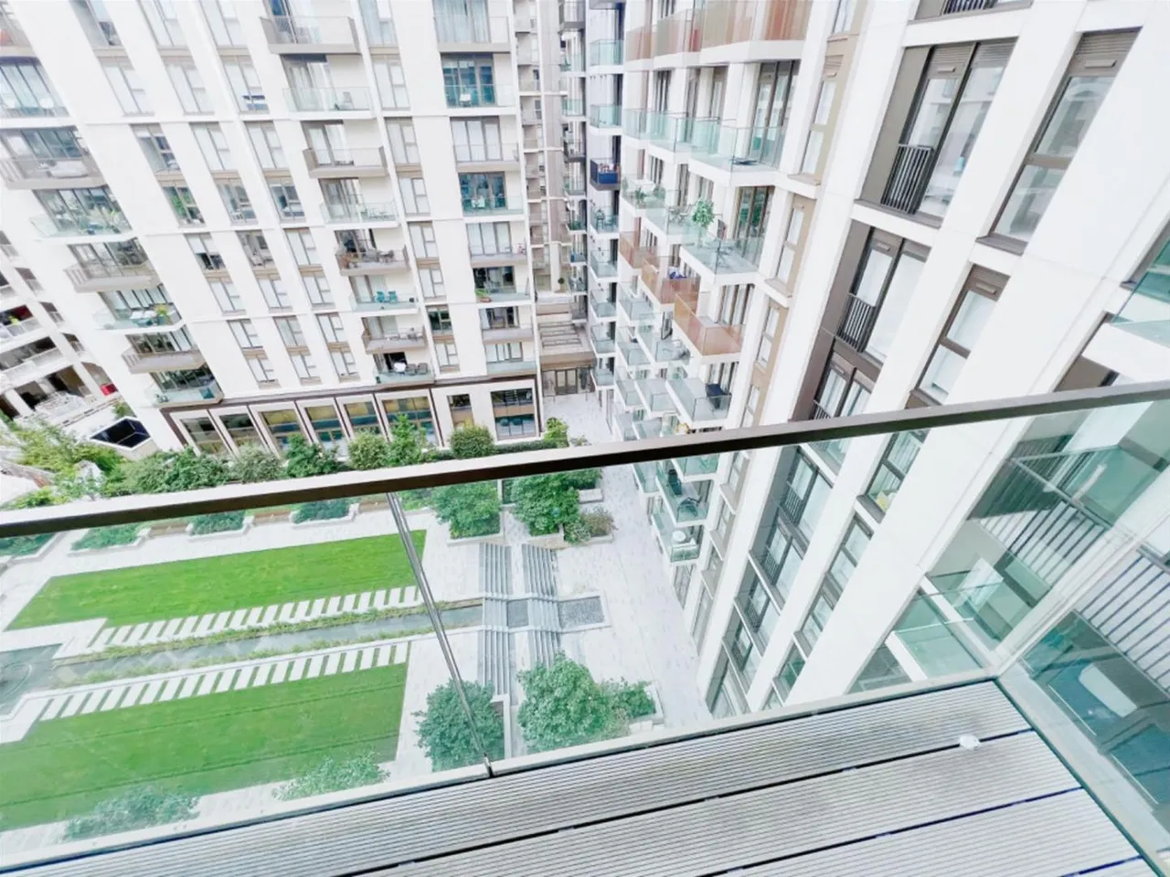 Fountain Park Way, London, W12, photo 14
