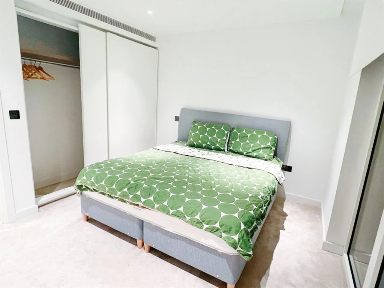 Fountain Park Way, London, W12, photo 10