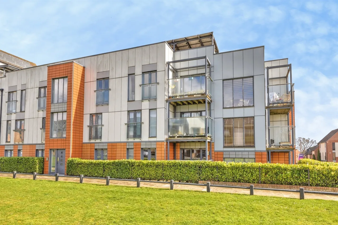 2 bed flat for sale — Knot Tiers Drive, Upton, Northampton