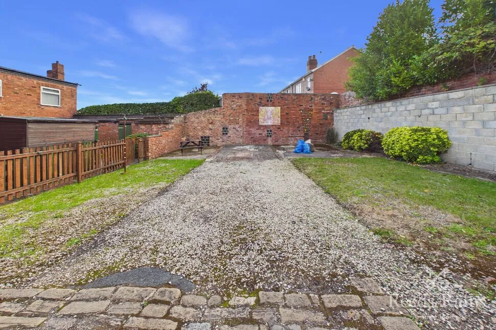 Rock Hill, Castleford, WF10, photo 9