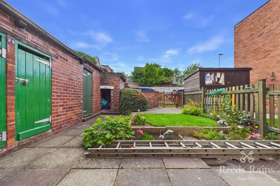 Rock Hill, Castleford, WF10, photo 13