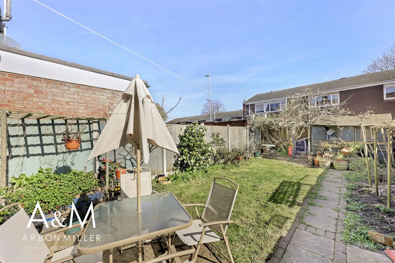 Valence Avenue, Dagenham, Essex, RM81TS, photo 17