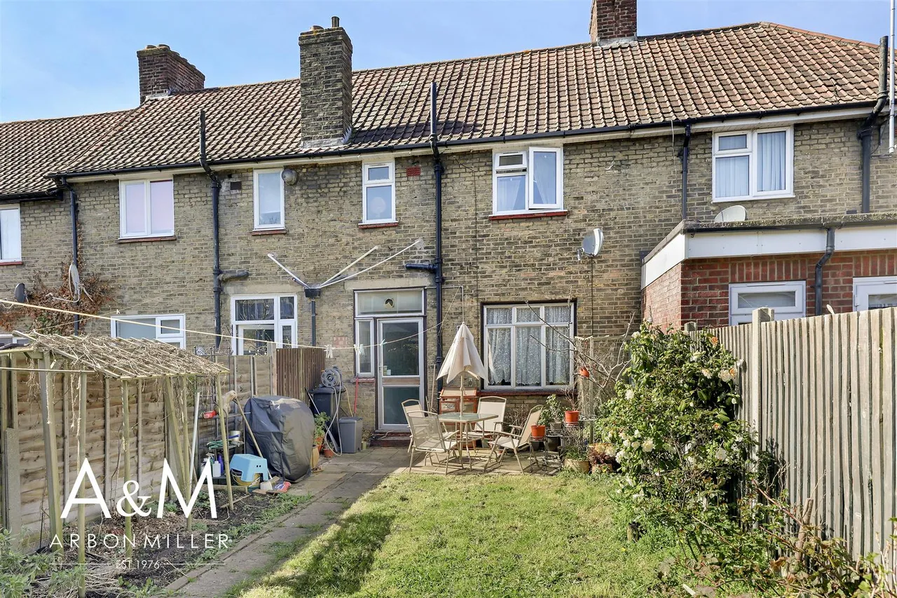 Valence Avenue, Dagenham, Essex, RM81TS, photo 20