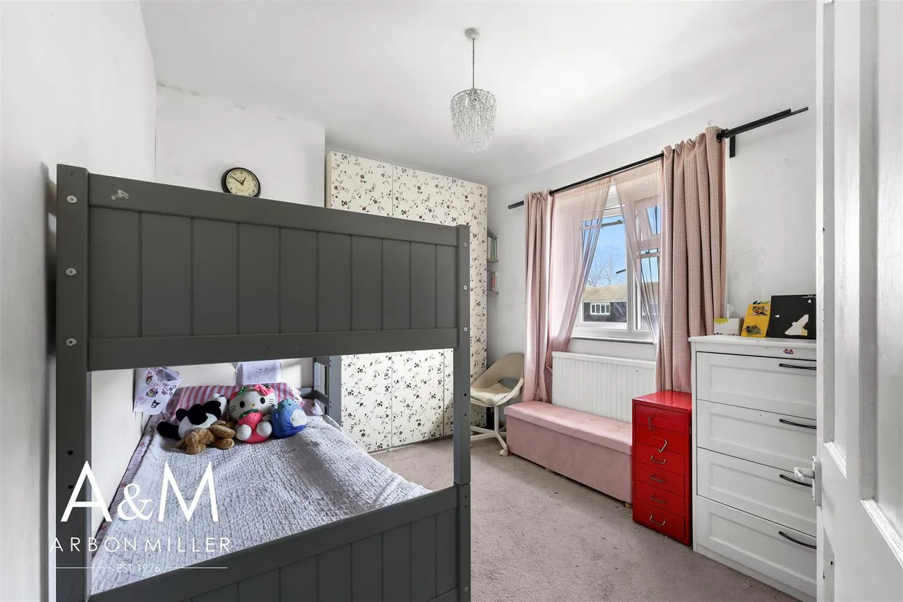 Valence Avenue, Dagenham, Essex, RM81TS, photo 15