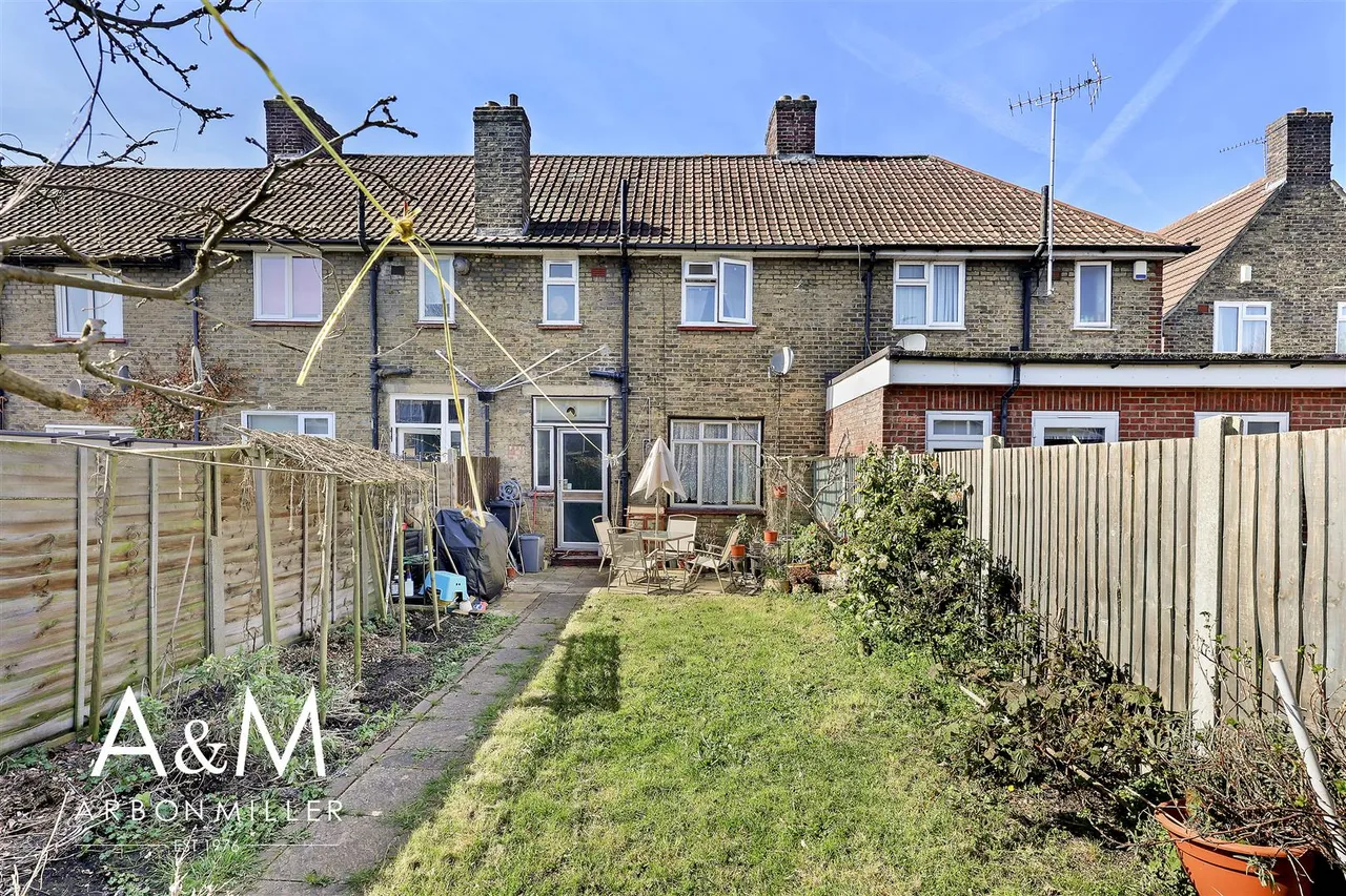 Valence Avenue, Dagenham, Essex, RM81TS, photo 19