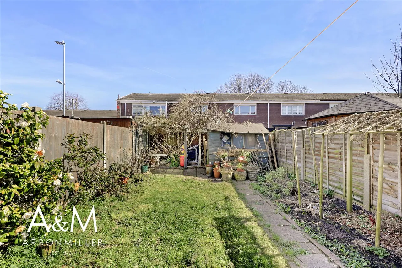 Valence Avenue, Dagenham, Essex, RM81TS, photo 18