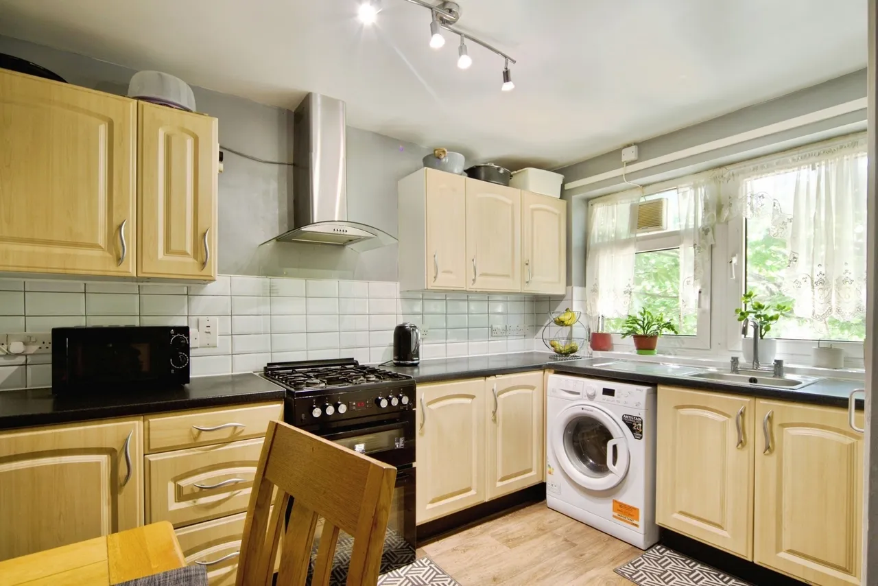 Landseer Avenue, Manor Park, London, E12, photo 8