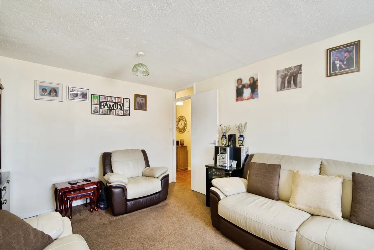 Landseer Avenue, Manor Park, London, E12, photo 6
