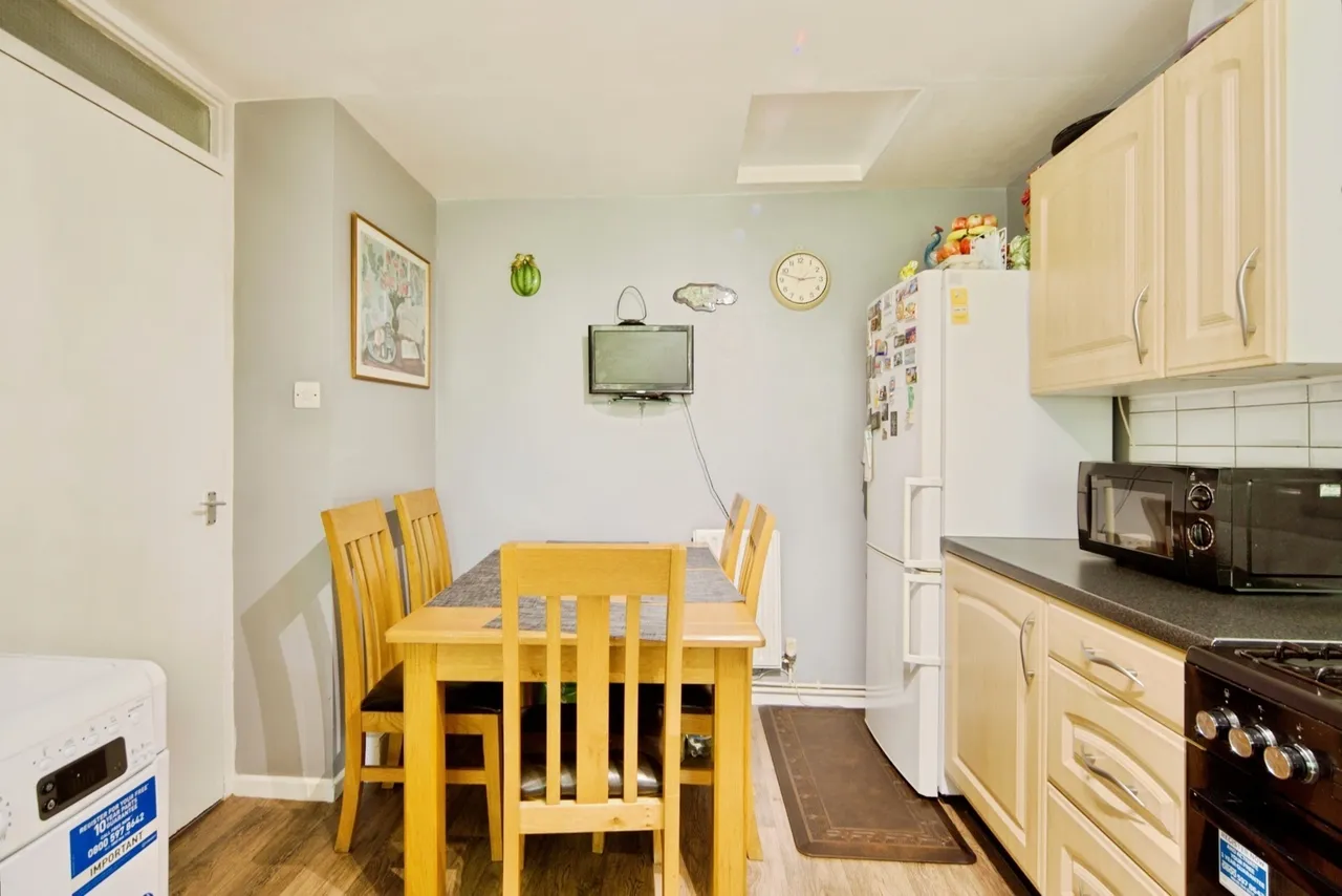 Landseer Avenue, Manor Park, London, E12, photo 9