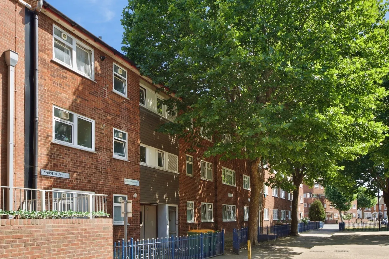 Landseer Avenue, Manor Park, London, E12, photo 13