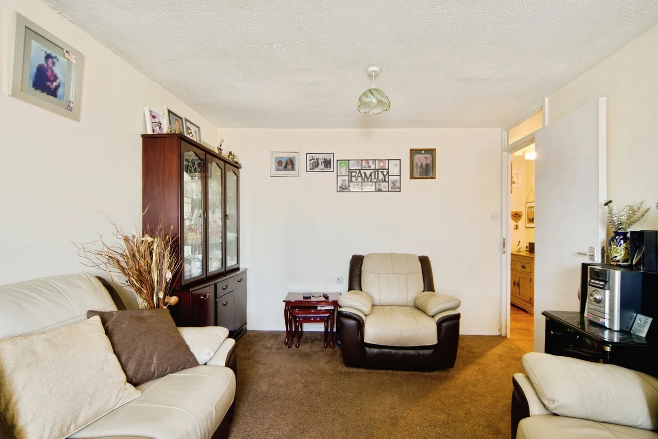 Landseer Avenue, Manor Park, London, E12, photo 7