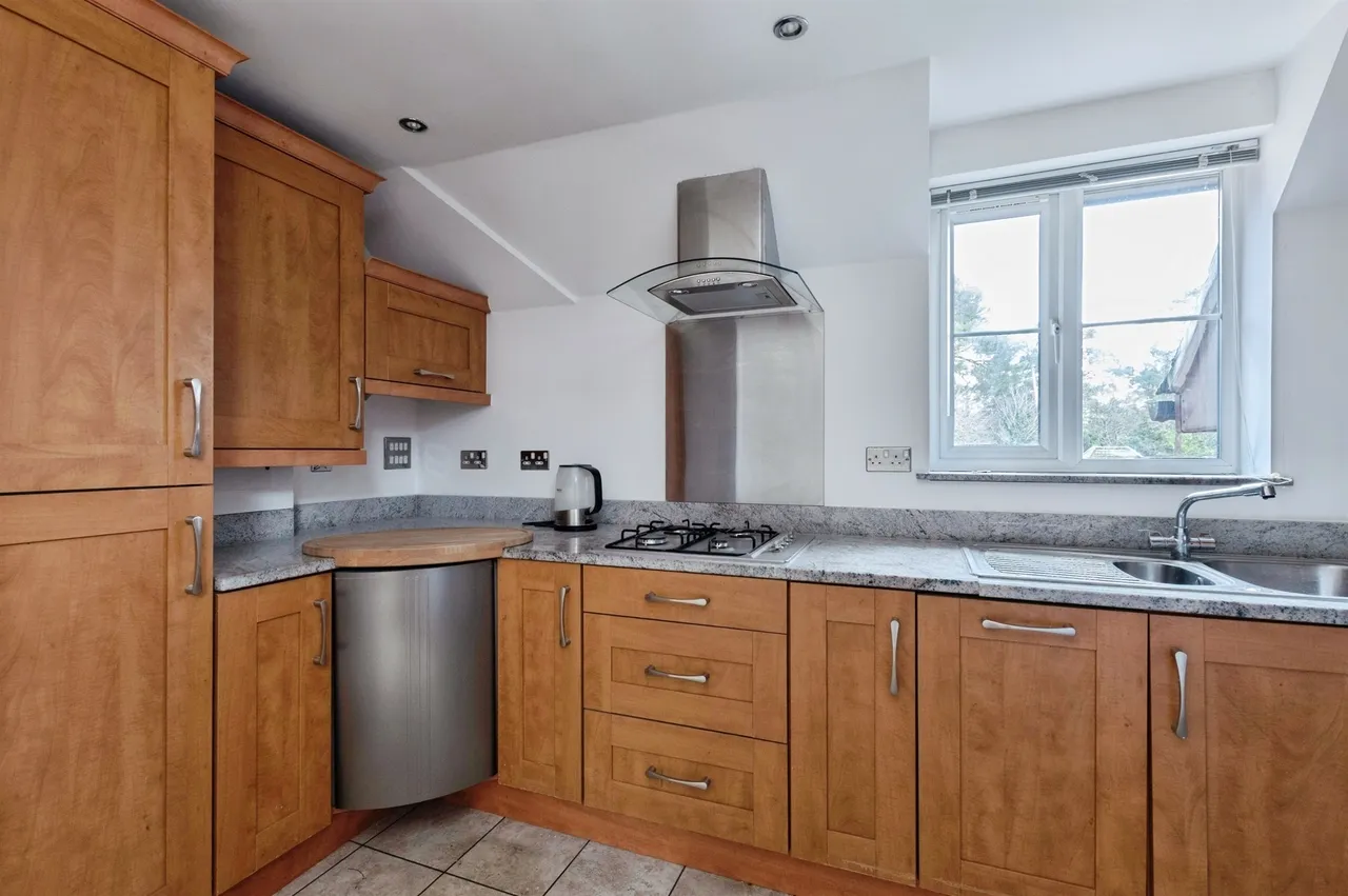 Station Road, West Moors, BH22, photo 4