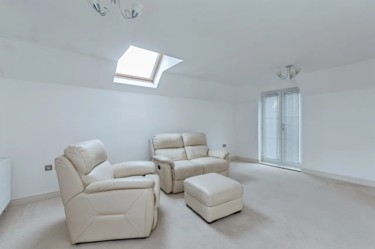 Station Road, West Moors, BH22, photo 2