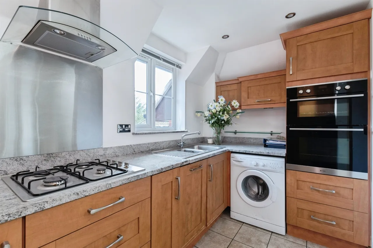 Station Road, West Moors, BH22, photo 5