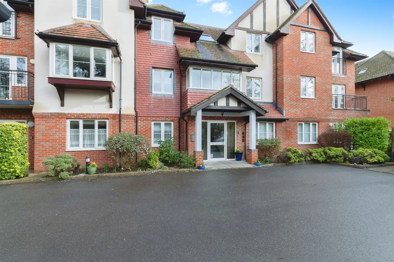 Station Road, West Moors, BH22, photo 11