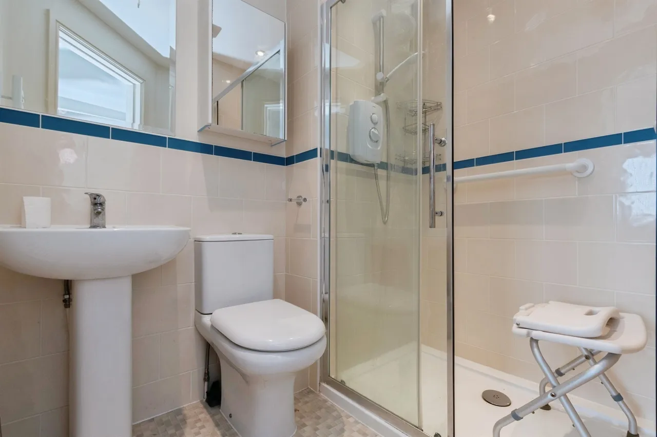 Station Road, West Moors, BH22, photo 9