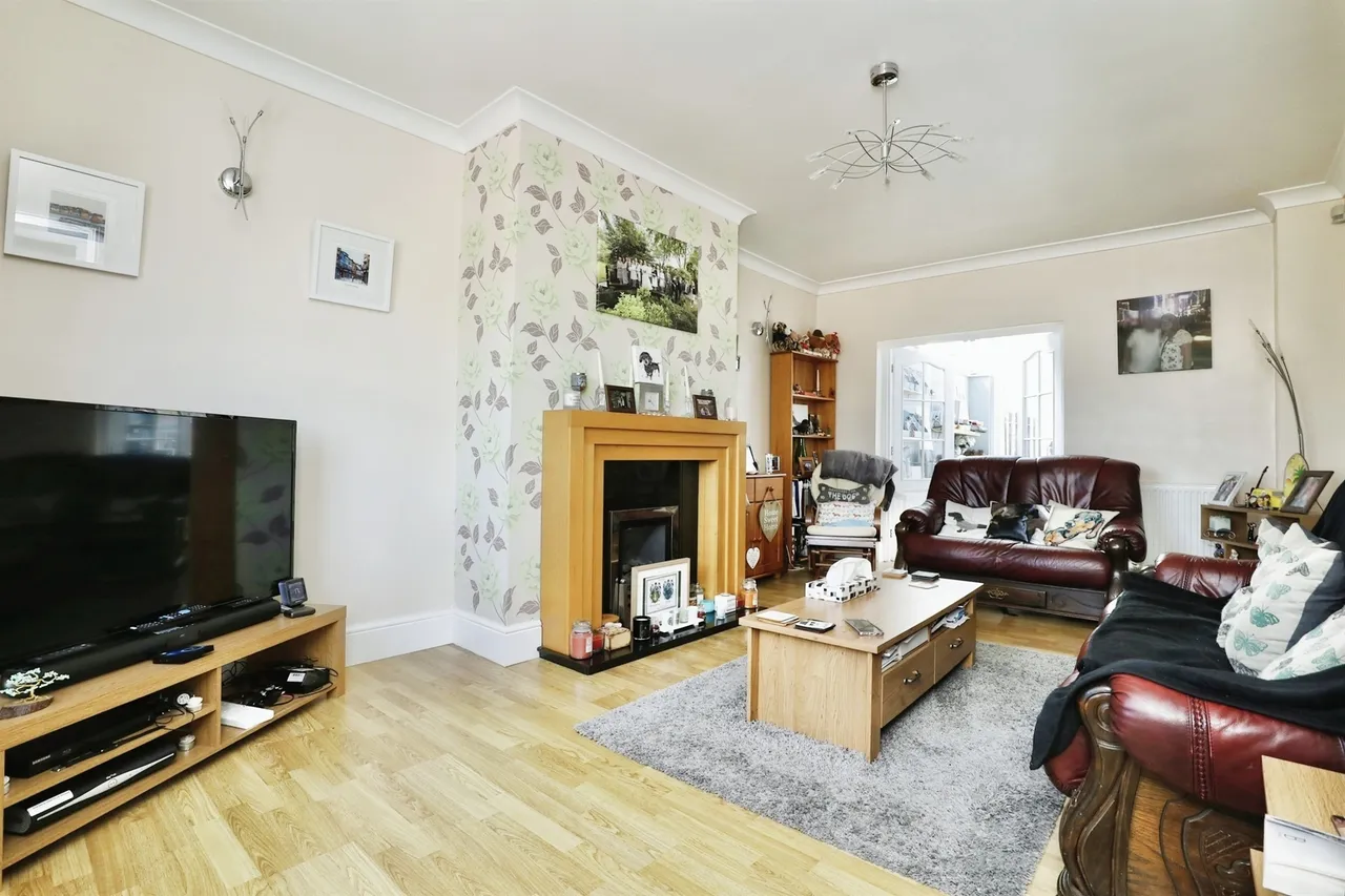 The Crescent, Thurcroft, S66, photo 3