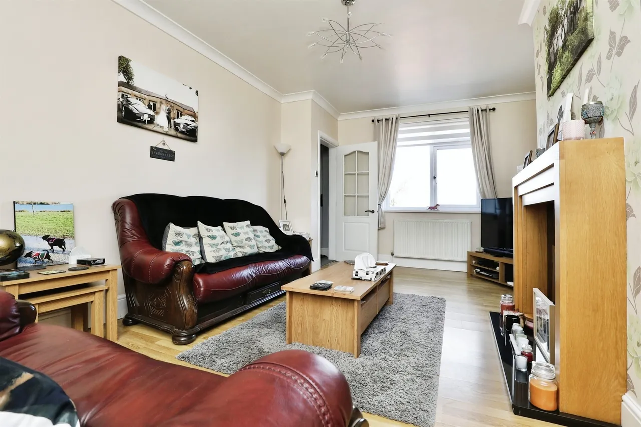 The Crescent, Thurcroft, S66, photo 2