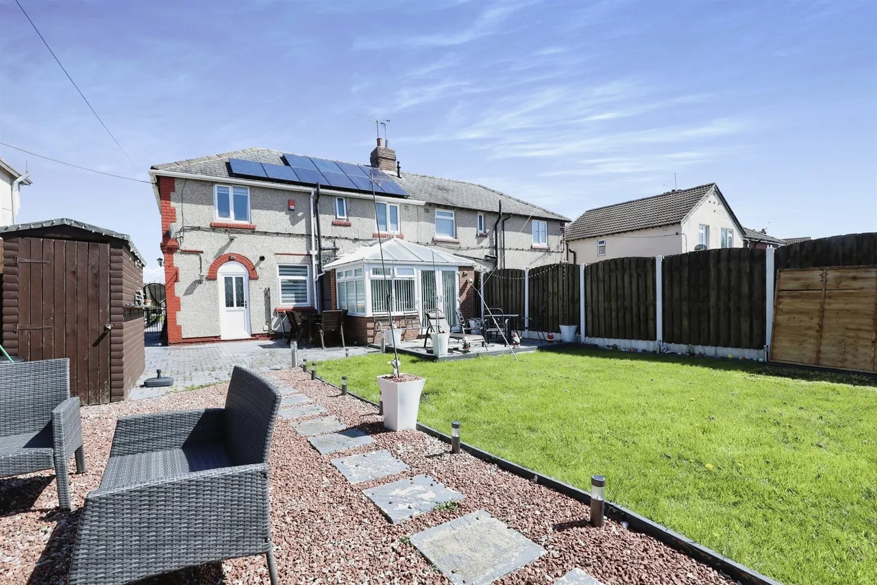 The Crescent, Thurcroft, S66, photo 14
