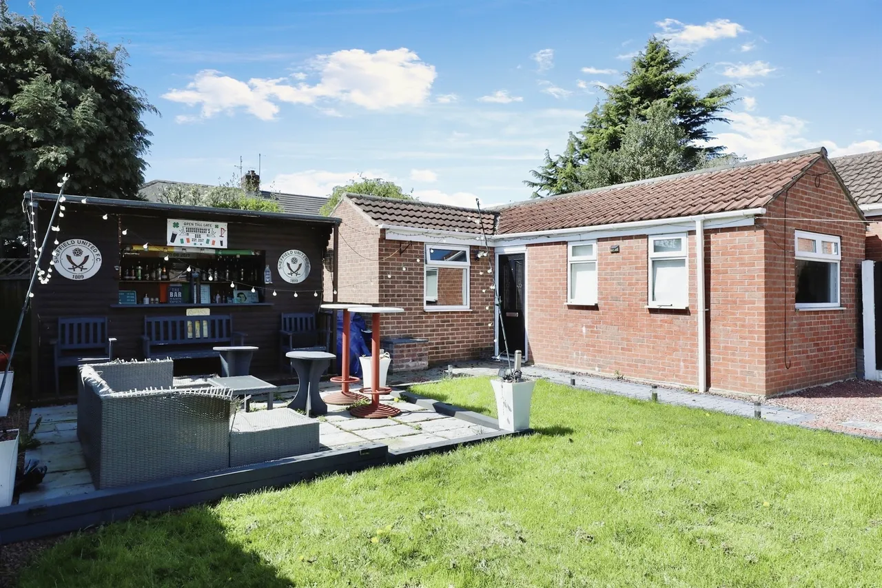 The Crescent, Thurcroft, S66, photo 15