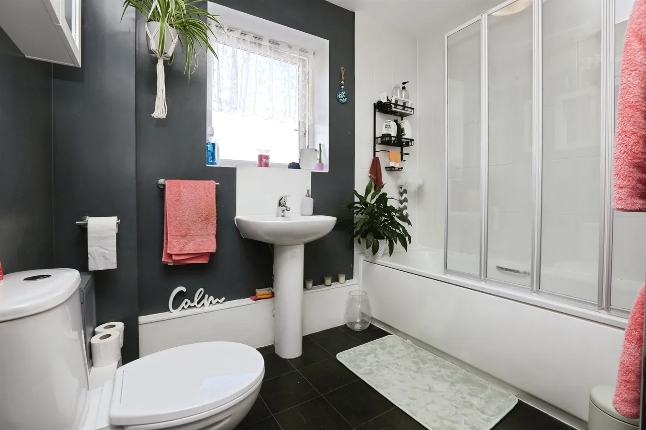 Howe Road, Gosport, PO13, photo 9